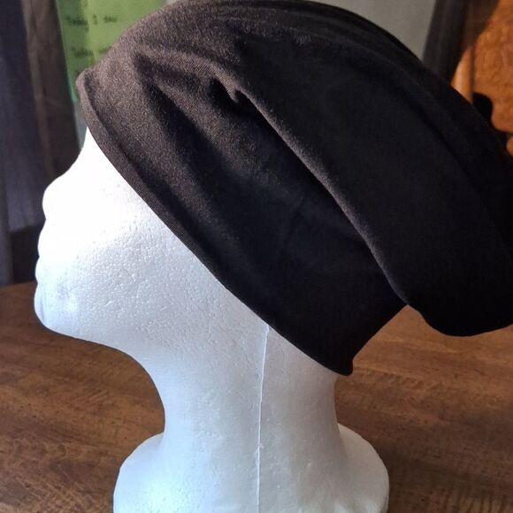 Solid black soft slouchy beanie hat - Picture 2 of 2